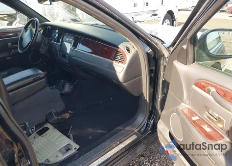 2011 Lincoln Town Car Executive from USA, damaged, VIN 2L1FL8JW7BX757028